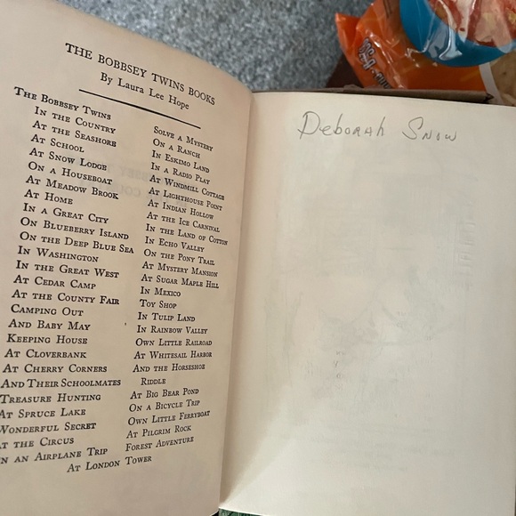 Vintage Green and Brown Book Collection the Bobbie’s Twins - Picture 3 of 3